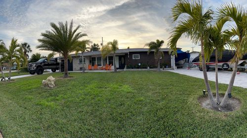 5235 40th St S, ST PETERSBURG, FL, 33711-4711 | Card Image