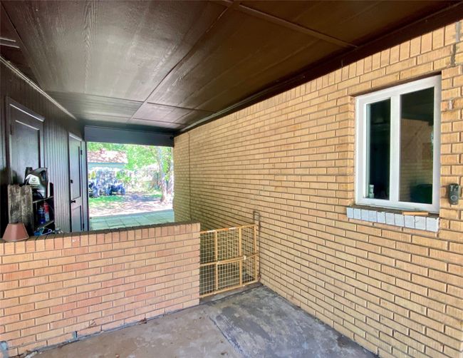 302 Meadow Dr, House other with 2 bedrooms, 1 bathrooms and null parking in Gainesville TX | Image 25