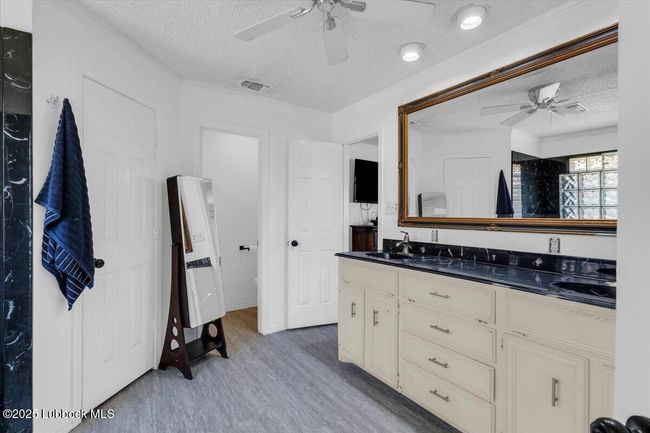 2022 Buffalo Dr, House other with 3 bedrooms, 2 bathrooms and null parking in Levelland TX | Image 19