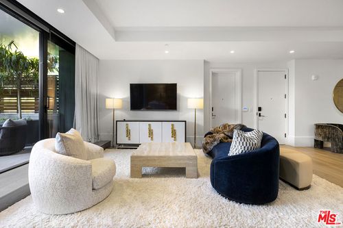 405-8420 W Cesar E Chavez Ave, Los Angeles, CA, 90012-2837 | Card Image