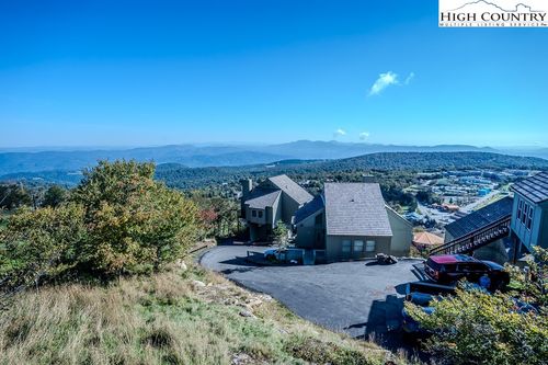 104 Beechtop Rd, Beech Mountain, NC, 28604-8036 | Card Image