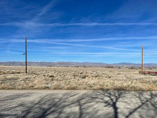17 Overland Street, Yerington, NV, 89447 | Card Image
