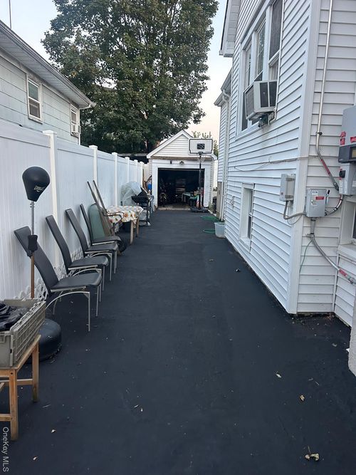 96 158th Ave, Howard Beach, NY, 11414-3244 | Card Image