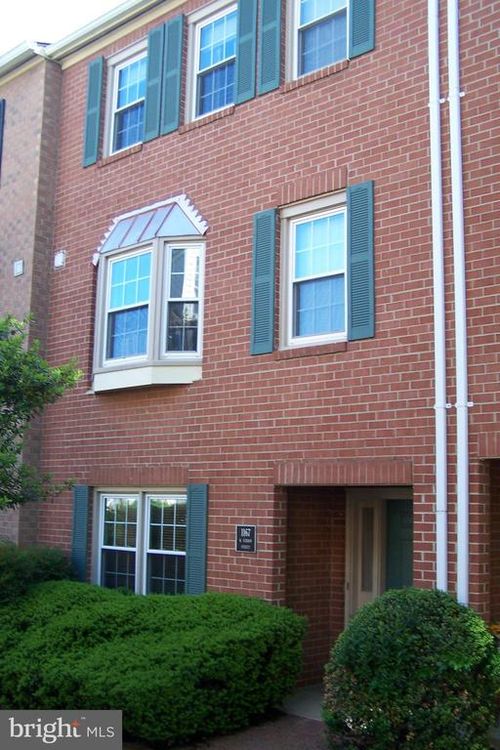 1167 N Vernon St, ARLINGTON, VA, 22201-4772 | Card Image