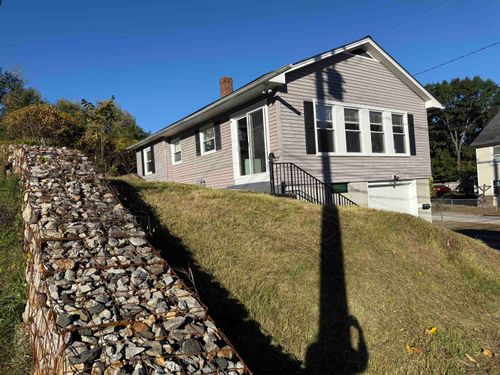 153 Rumford St, Concord, NH, 03301-4573 | Card Image