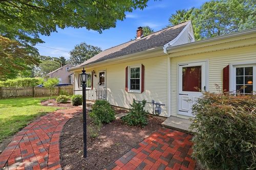 11 Grenier Dr, Westfield, MA, 01085-4713 | Card Image