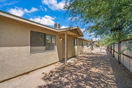 1107 W Sonora St, Tucson, AZ, 85745-2697 | Card Image