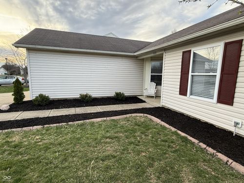 1616 Sweetwater Ln, Greenfield, IN, 46140-7553 | Card Image