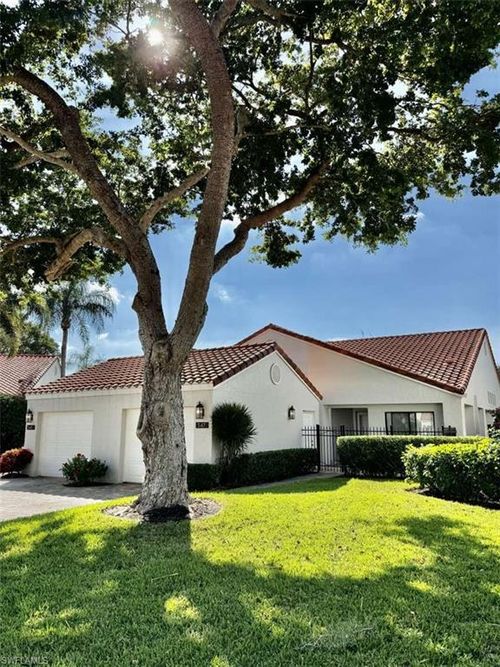 547 Beachwalk Cir, NAPLES, FL, 34108-8781 | Card Image