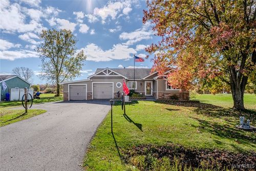 4788 Mapleton Rd, Lockport, NY, 14094-9621 | Card Image