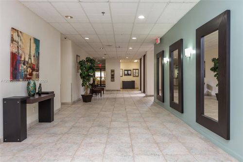 618-900 Ne 195th St, Miami, FL, 33179-3455 | Card Image