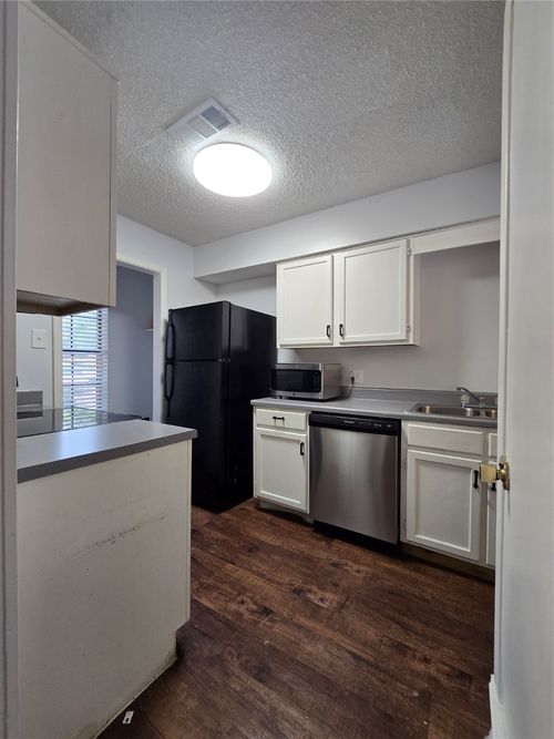 5803 Shadydell Dr, Fort Worth, TX, 76135-2081 | Card Image