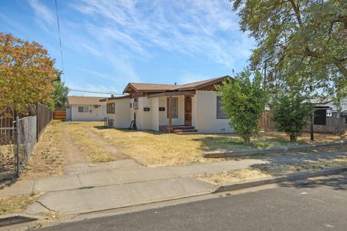 340 Poplar Ave, Manteca, CA, 95336-4572 | Card Image