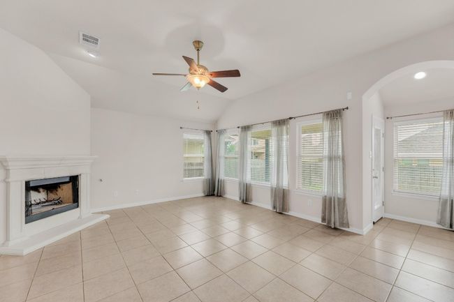 22008 Abigail Way, House other with 3 bedrooms, 2 bathrooms and 4 parking in Pflugerville TX | Image 7