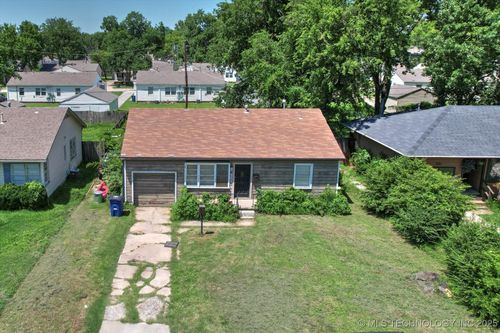 217 E 38th Pl, Tulsa, OK, 74105-3024 | Card Image
