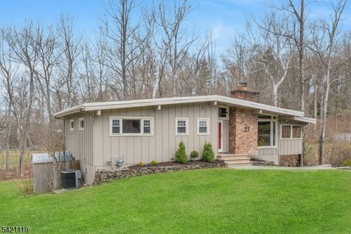 27 Bear Mountain Rd, Ringwood, NJ, 07456-2901 | Card Image