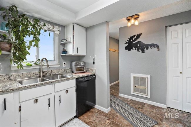 1910 E 3950 N, House other with 3 bedrooms, 2 bathrooms and null parking in Filer ID | Image 15