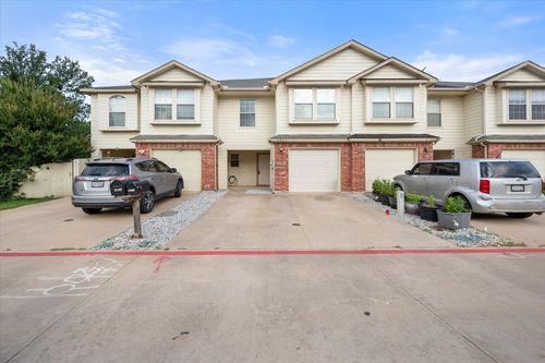 3905 Vista Mar Dr, Euless, TX, 76040-3460 | Card Image