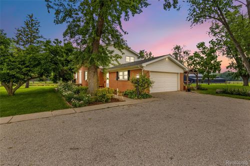 4925 S Huron River Dr, Flat Rock, MI, 48134-9644 | Card Image