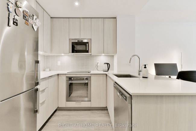 832 - 99 Eagle Rock Way, Condo with 1 bedrooms, 1 bathrooms and null parking in Maple ON | Image 13