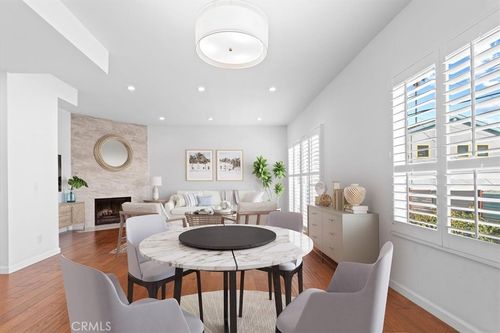 12-5324 Kester Ave, Sherman Oaks, CA, 91411-4018 | Card Image