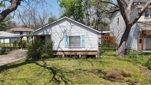 903 E 10th St, Bonham, TX, 75418-3936 | Card Image