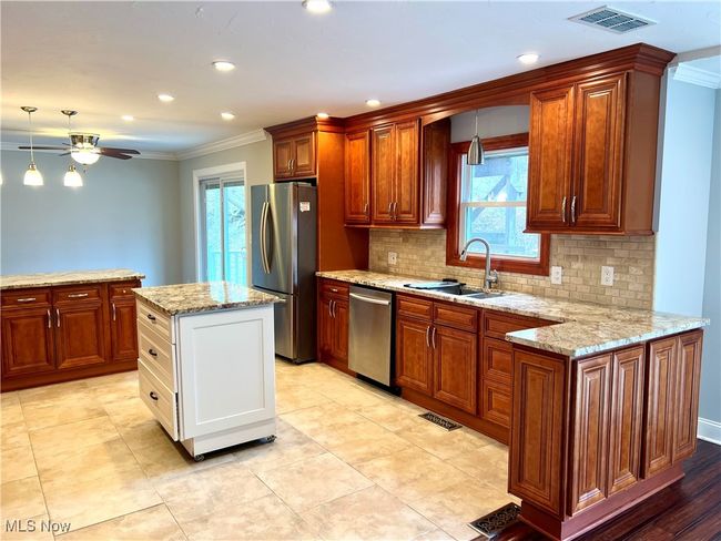 2118 W Royalton Rd, House other with 4 bedrooms, 3 bathrooms and null parking in Broadview Heights OH | Image 12