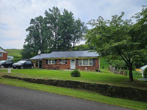 724 Apple Valley Rd, Marion, VA, 24354 | Card Image