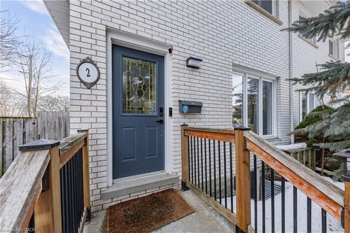 2 Fisher Mills Rd, Cambridge, ON, N3C1C7 | Card Image