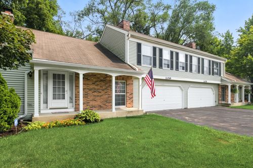 2S749 Grove Ln, Warrenville, IL, 60555-2707 | Card Image