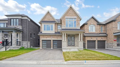 37 Kenneth Rogers Cres, East Gwillimbury, ON, L9N0S3 | Card Image