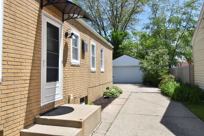 4772 N Diversey Blvd, House other with 3 bedrooms, 1 bathrooms and null parking in Whitefish Bay WI | Image 28