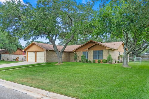 108 Meadow Creek Dr, Schulenburg, TX, 78956-1209 | Card Image