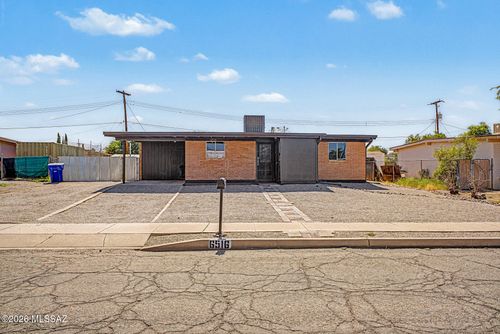 6516 E Nelson Dr, Tucson, AZ, 85730-1658 | Card Image