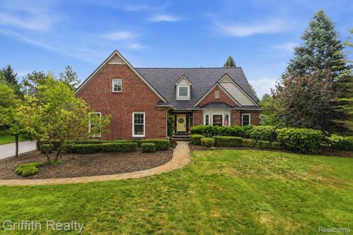 3059 Berkshire Ct, Milford, MI, 48380-3238 | Card Image