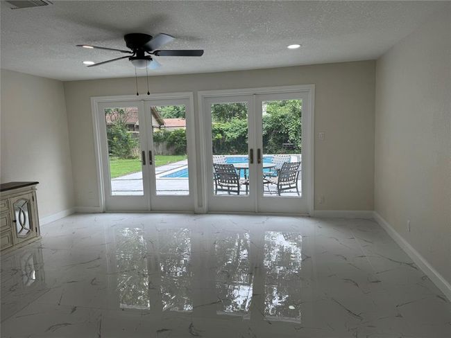 9102 N Allegro St, House other with 2 bedrooms, 2 bathrooms and null parking in Houston TX | Image 4