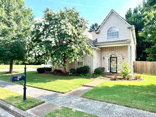8147 Fleets Run Dr, Cordova, TN, 38018-5202 | Card Image