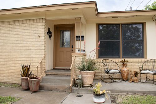 1900 S Walnut St, Brady, TX, 76825-7325 | Card Image