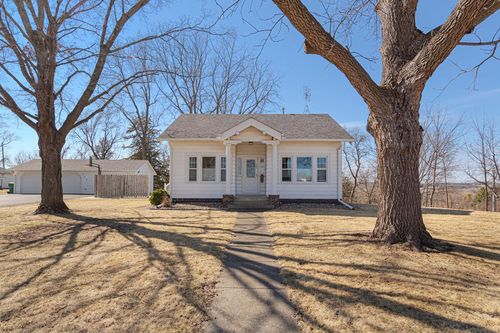 702 S 4th St, Le Sueur, MN, 56058-2204 | Card Image