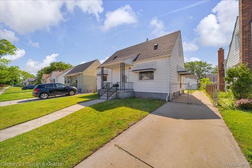 19124 Harman St, Melvindale, MI, 48122-1695 | Card Image