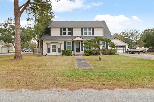 202 Robinson St, Edna, TX, 77957-3444 | Card Image