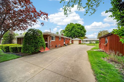 323 Harvey Ave, Erie, PA, 16511-1228 | Card Image
