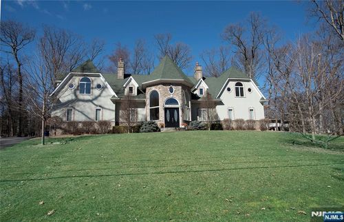 673 Glendale Road, Franklin Lakes, NJ, 07417 | Card Image