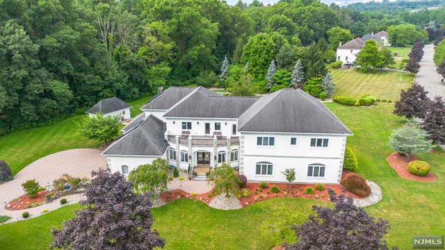 Cammeyer Ct, Towaco, NJ 07082
