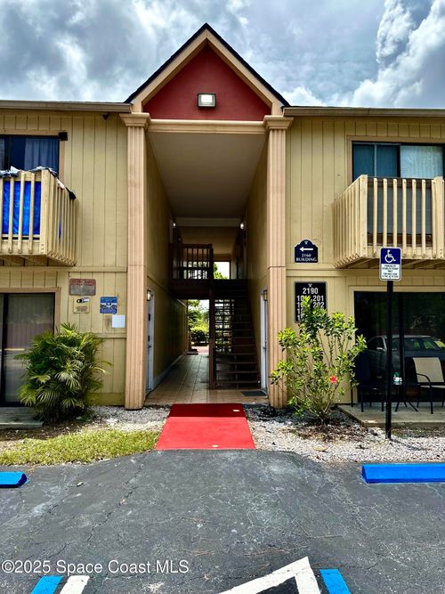 90-202-2190 Forest Knoll Dr Ne, PALM BAY, FL, 32905-8629 | Card Image