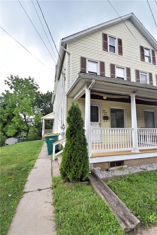 824 William St, Pen Argyl, PA, 18072-1778 | Card Image