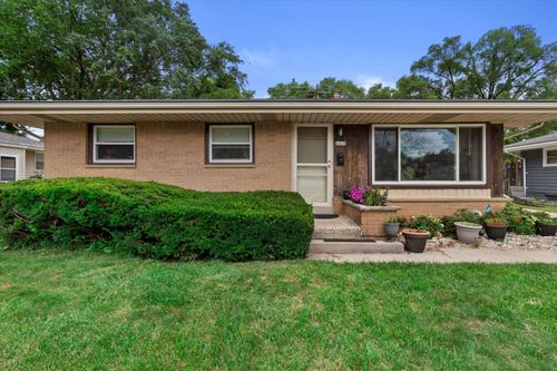 6424 N 84th St, Milwaukee, WI, 53224-5402 | Card Image