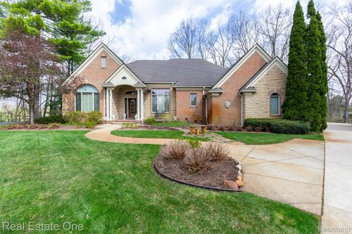 10215 Mill Pointe Dr, Goodrich, MI, 48438-9314 | Card Image