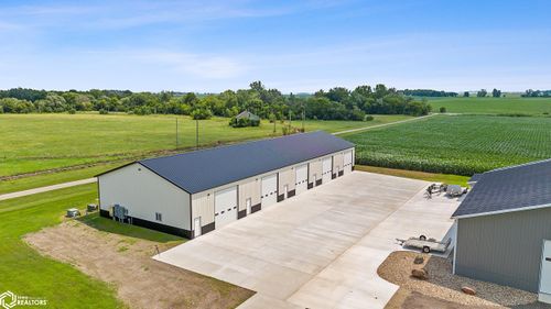 4-3305 Main Ave, Clear Lake, IA, 50428-2413 | Card Image