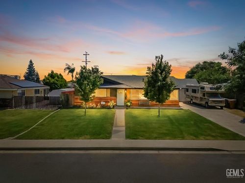 1005 Highmoor Ave, Bakersfield, CA, 93308-1418 | Card Image